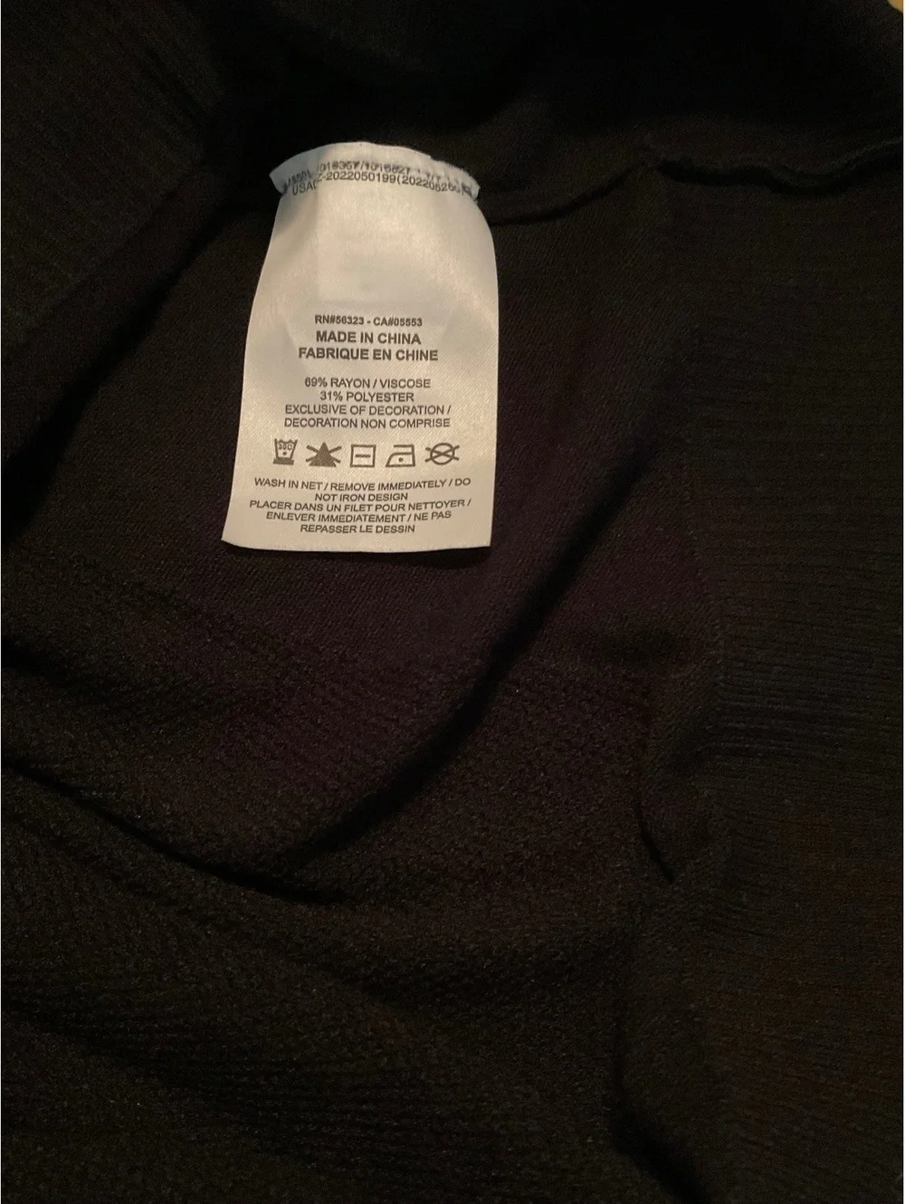Nike Temple  Sweater Black Long Sleeve Lg.